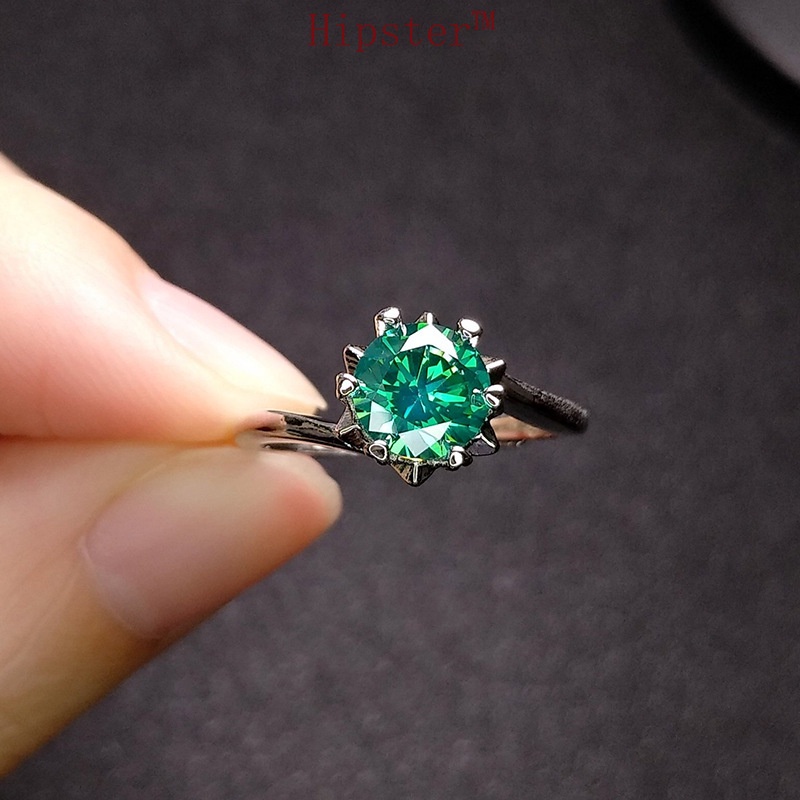 Hot Sale Fashionable Elegant Light Luxury Inlaid Emerald Ring