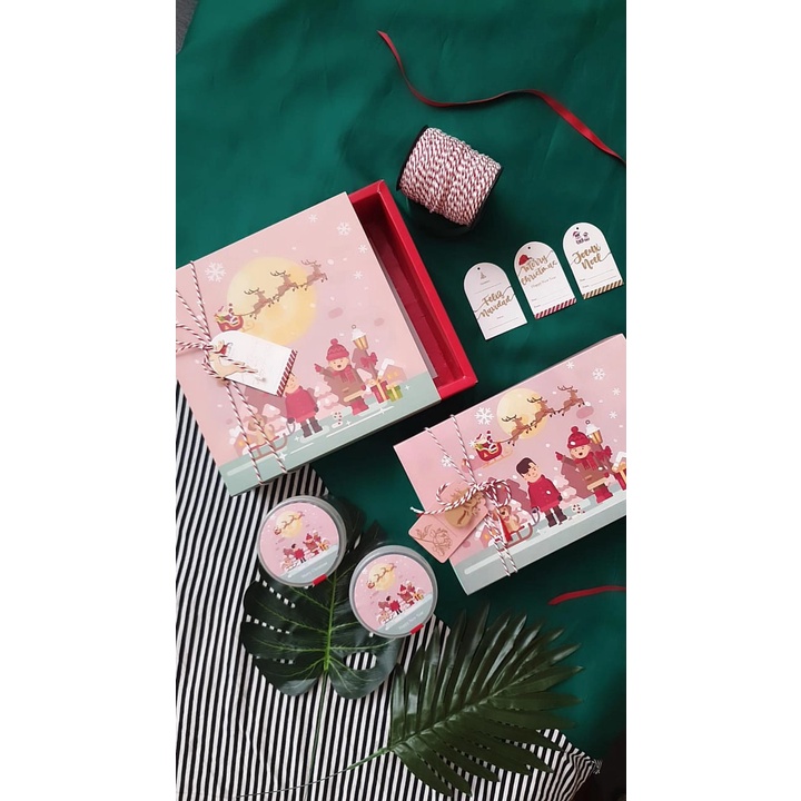 BOX PREMIUM / KOTAK KUE NATAL TAHUN BARU 22x22x8 cm