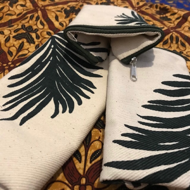 Pouch Canvas / Tempat Makeup / Dompet