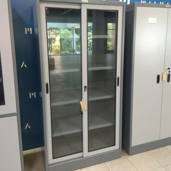 

Lemari Arsip Besi Pintu Sliding Kaca Top Datascipt Murah Rak Cupboard Terlaris
