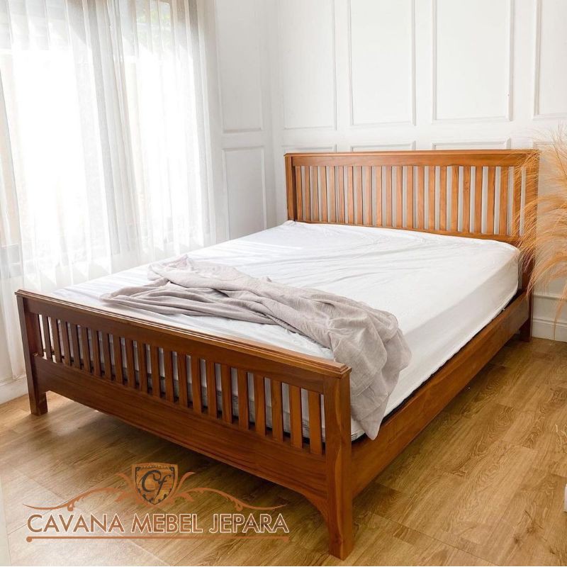 Tempat tidur rangka kayu jati ukuran 180x200 cm
