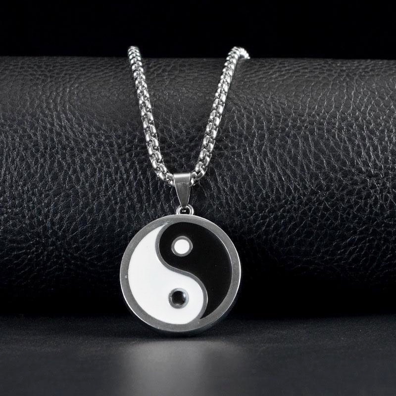 Kalung Rantai Dengan Liontin Yin Yang Bahan Metal Untuk Wanita