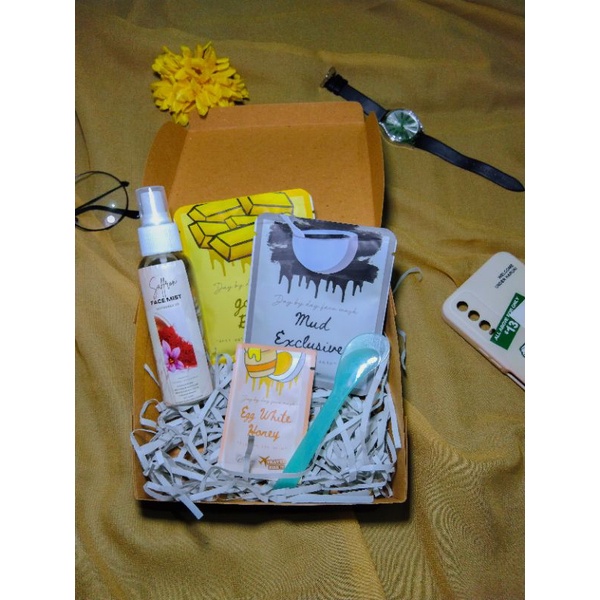 

HAMPERS/KADO/ULTAH/NIKAH/MASKER ORGANIK/MURAH PAKET C/3