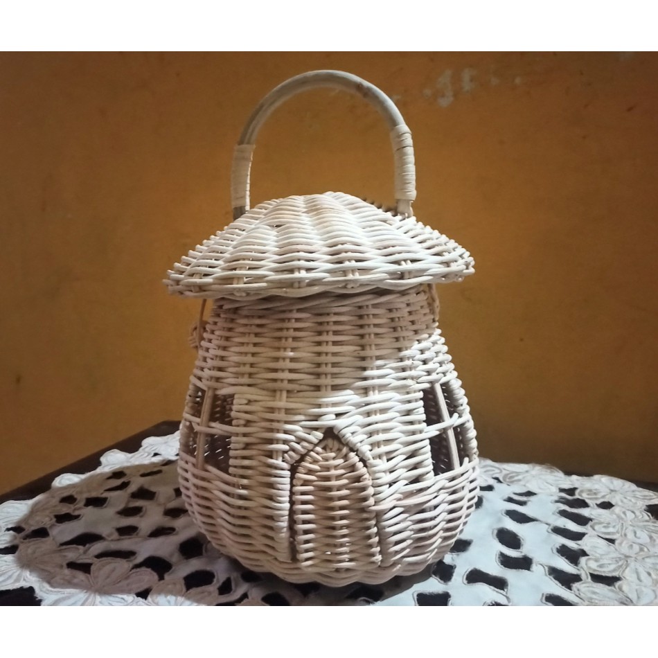

Rumah Rattan Jamur