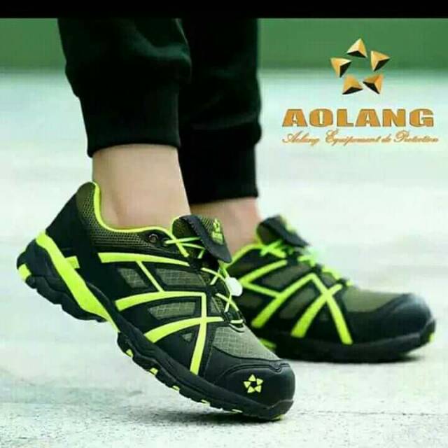 Sepatu safety / safety shoes import aolang garis hijau