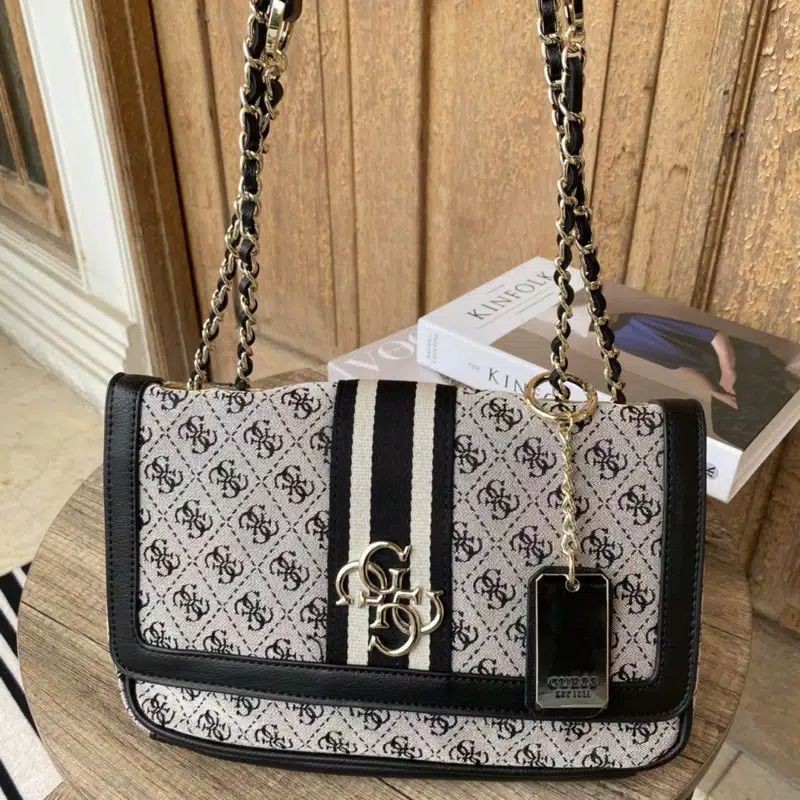 Guess Vintage Lysa Tote only HITAM