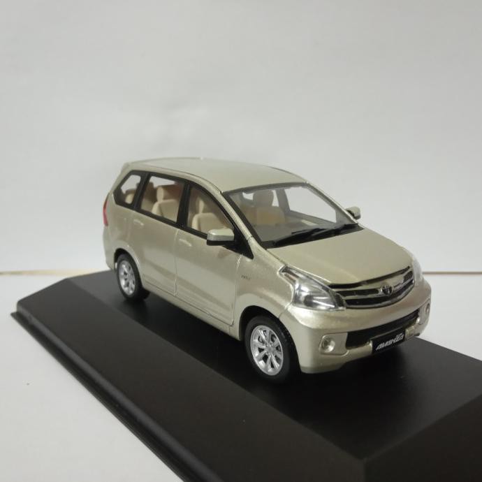 maddox - Diecast Avanza G Cempen Gold Metalic miniatur mobil Auto 2000 murah
