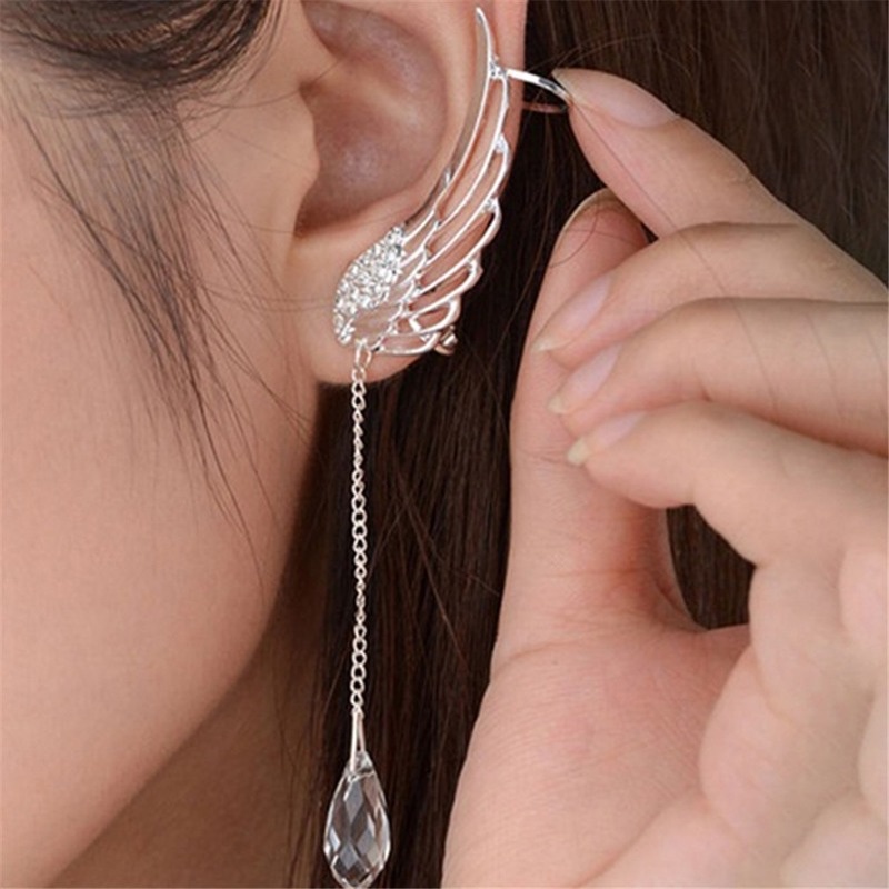 Anting Giwang Panjang Bahan Alloy Model Sayap Malaikat Warna Silver Dengan Kristal Untuk Wanita