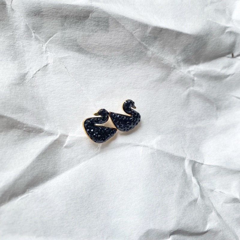 Anting Titanium Angsa - Iconic Swan Earrings