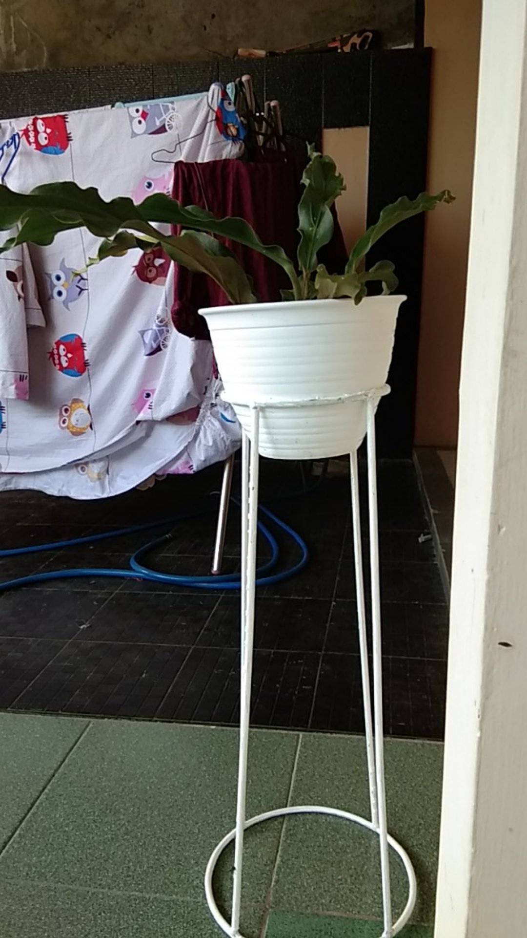 Rak Besi Standing Pot Bunga Artifisial Artificial Dekorasi Rumah Shabby Chic