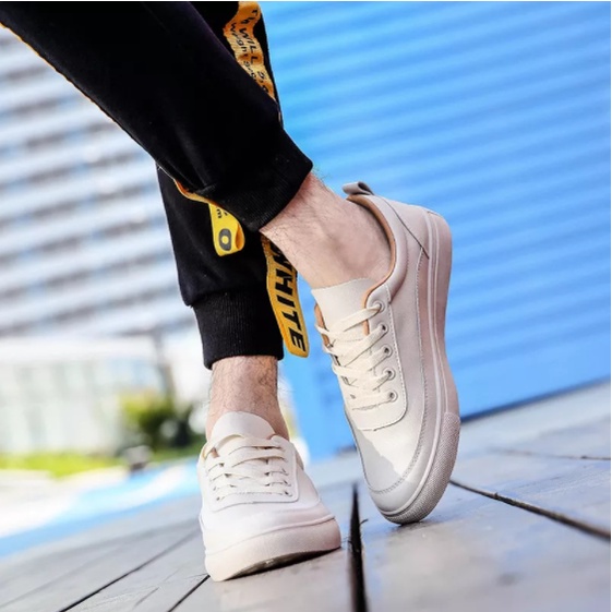 Sepatu Sneakers Pria Casual polos ds 16