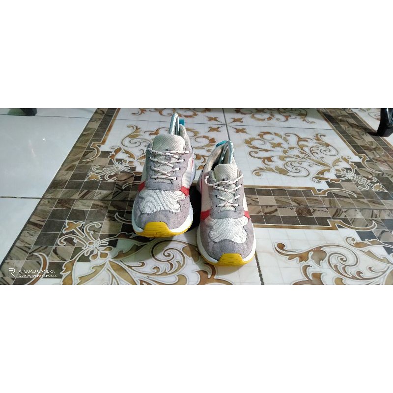 sepatu second branded running