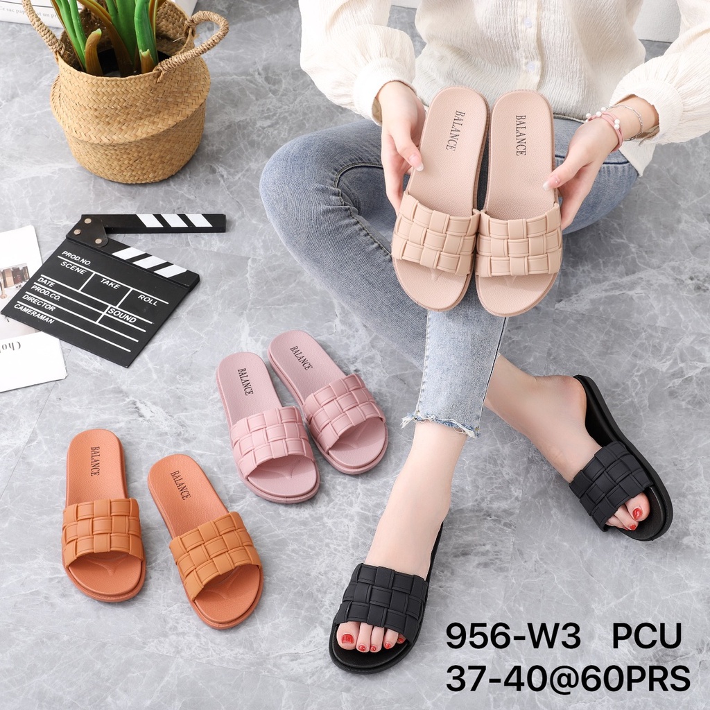 SANDAL WANITA KARET KOKOP ANYAM 956-W3 BLC