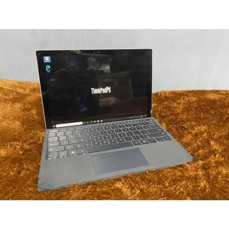 Laptop Microsoft surface pro 4 core i7 RAM 8GB SSD 256GB Second Bekas