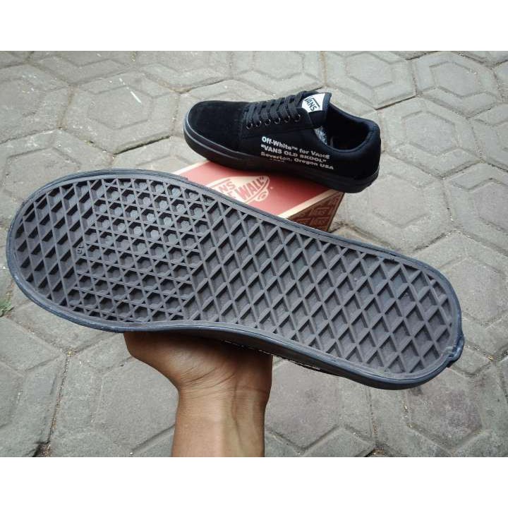 SEPATU VANS PRIA