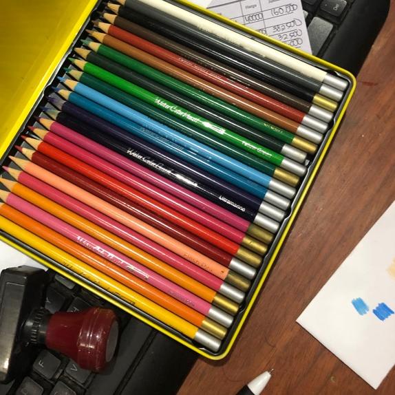

MALL Pensil warna sisa export 24 warna isi biasa kaleng murah