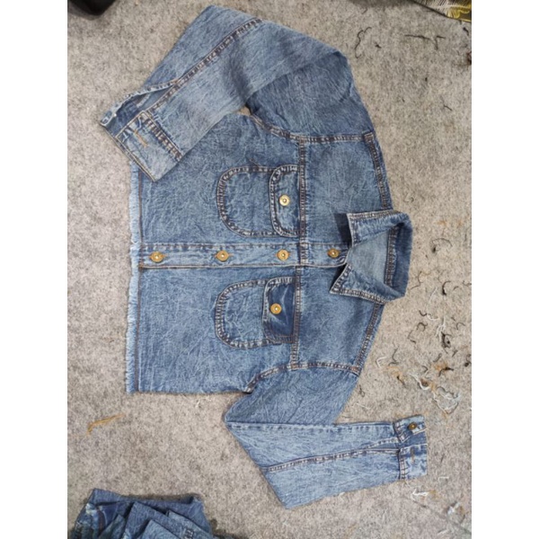 JAKET JEANS CROP OVERSIZE / JAKET JEANS CROP JUMBO / JAKET JEANS JUMBO WANITA / JAKET CROP RAWIS JUMBO