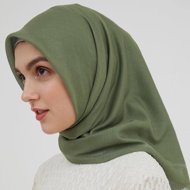 Buttonscarves Basic Voal Square Iguana As Is No Box