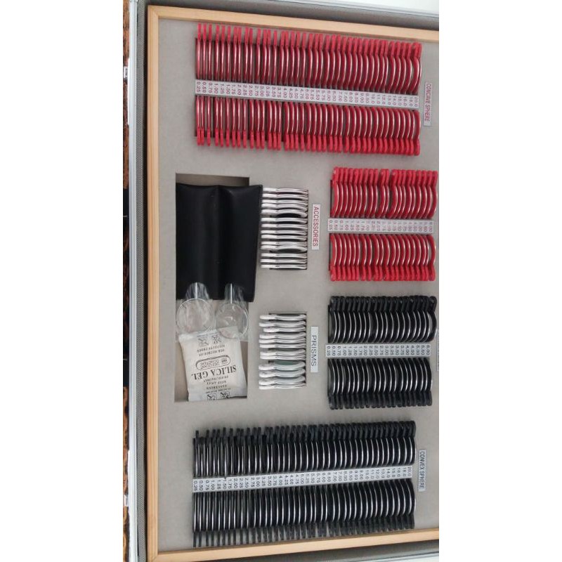 Trial lens set include trial frame