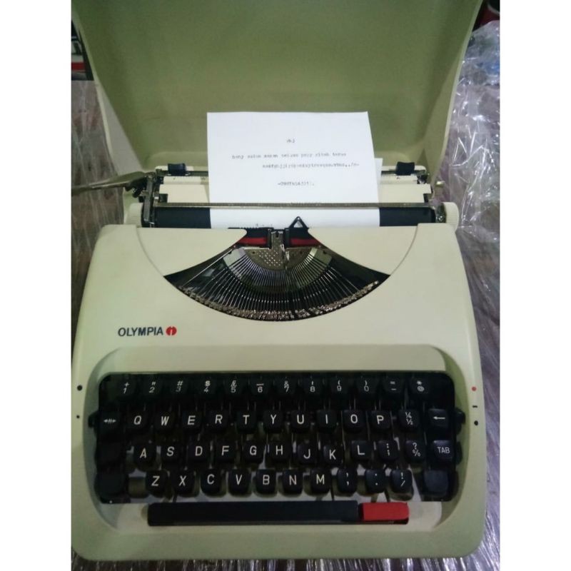 OLYMPIA MESIN KETIK TDL 9