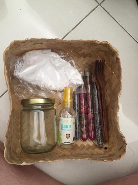 (b2001) Sepasang Besek Natural 20 X 20 X 8 Cm Anyaman Bambu Natural Besek Bambu Murah Nasi Box