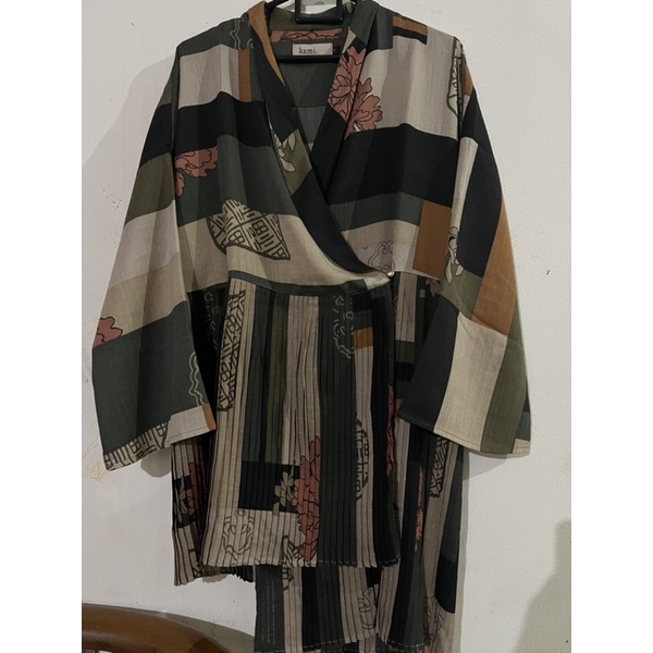 Preloved Outer Kamiidea