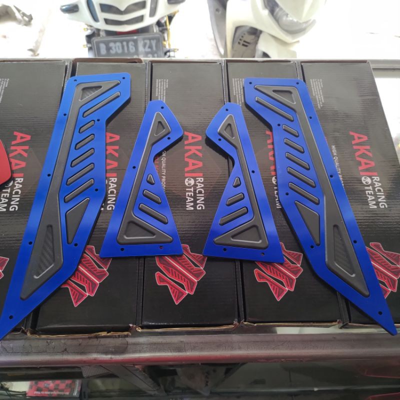 BORDES NMAX LAMA / PIJAKAN NMAX / ALAS KAKI NMAX / AKAI RACING KING DIAMOND89