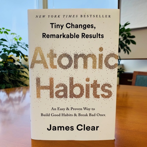 Atomic Habits: An Easy &amp; Proven Way to Build Good Habits &amp; Break Bad Ones by James Clear