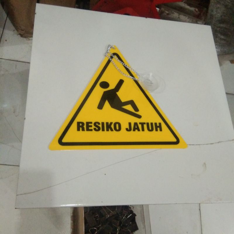 

Papan peringatan acrylic RESIKO JATUH