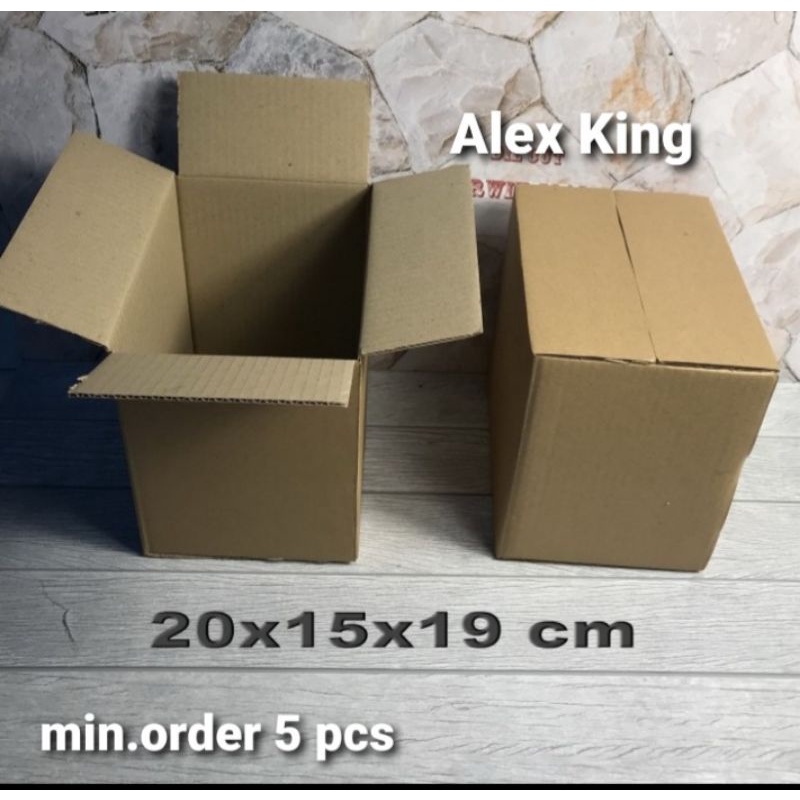 

Kardus / box / uk. 20 x 15 x 19 cm / karton packing polos baru ST