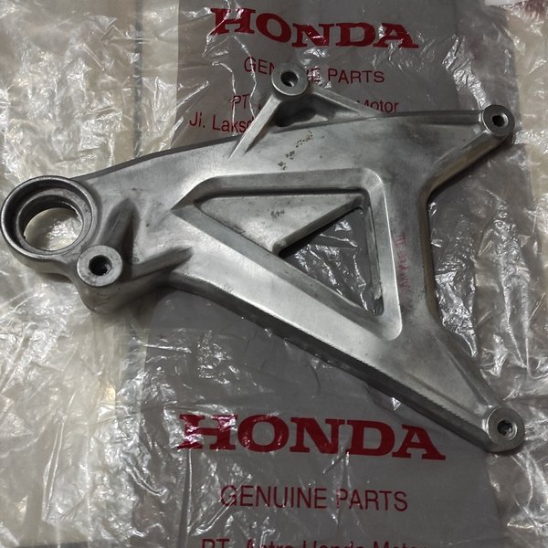 arem arm dudukan knalpot Vario 125 150 LED esp new 2018 2020 k59j k60r original