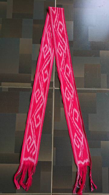 *TENUN BLANGKET  KELINCI :*orderr 2 pcs Free kain tenun Ikat kepala 1 pcs Ramdom