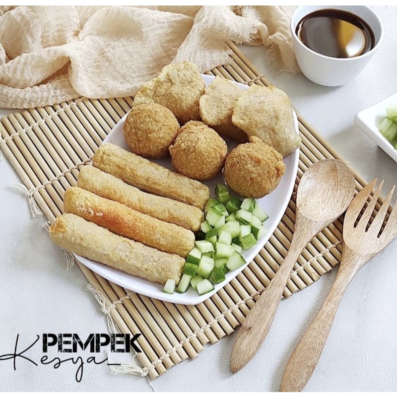 

PEMPEK PALEMBANG FROZEN isi 5. kwalitas PREMIUM. + CUKO