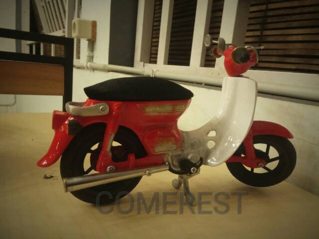 Miniatur Logam Honda C70 antik