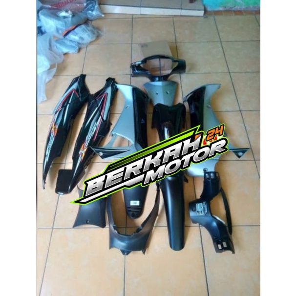 Full Body kasar halus Supra X 125 Lama / old Silver hitam
