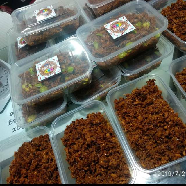 

TOPSI (Tongkol Pedas bekaSI)