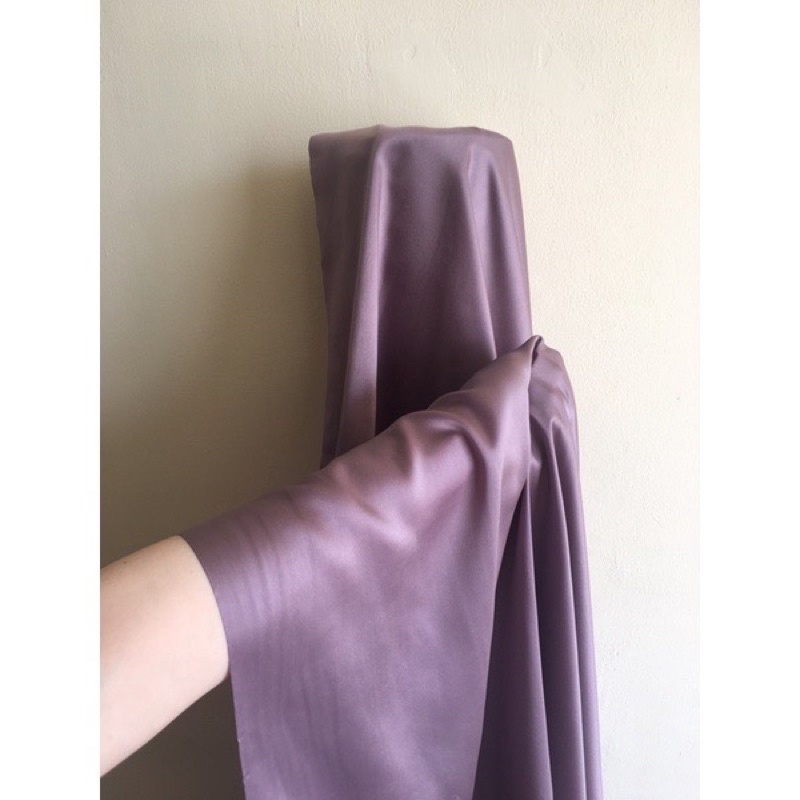 Kain Satin Saten Silk Lux Ori Bahan Maxmara Meteran Mewah Warna Ungu Taro