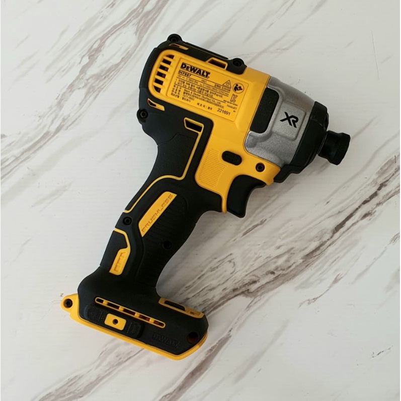 DeWALT DCF887D2 SECOND / BEKAS