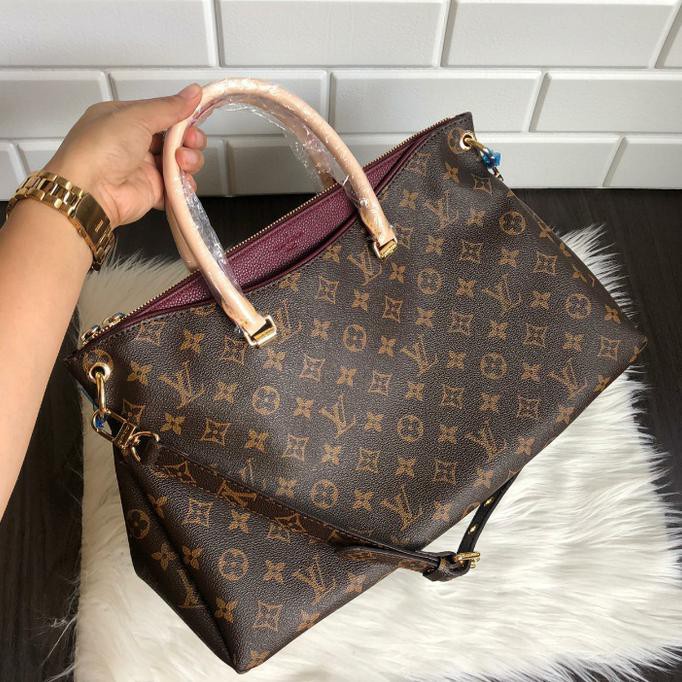 Kualitas Terbaik TAS LV PALLAS STOK TERBATAS