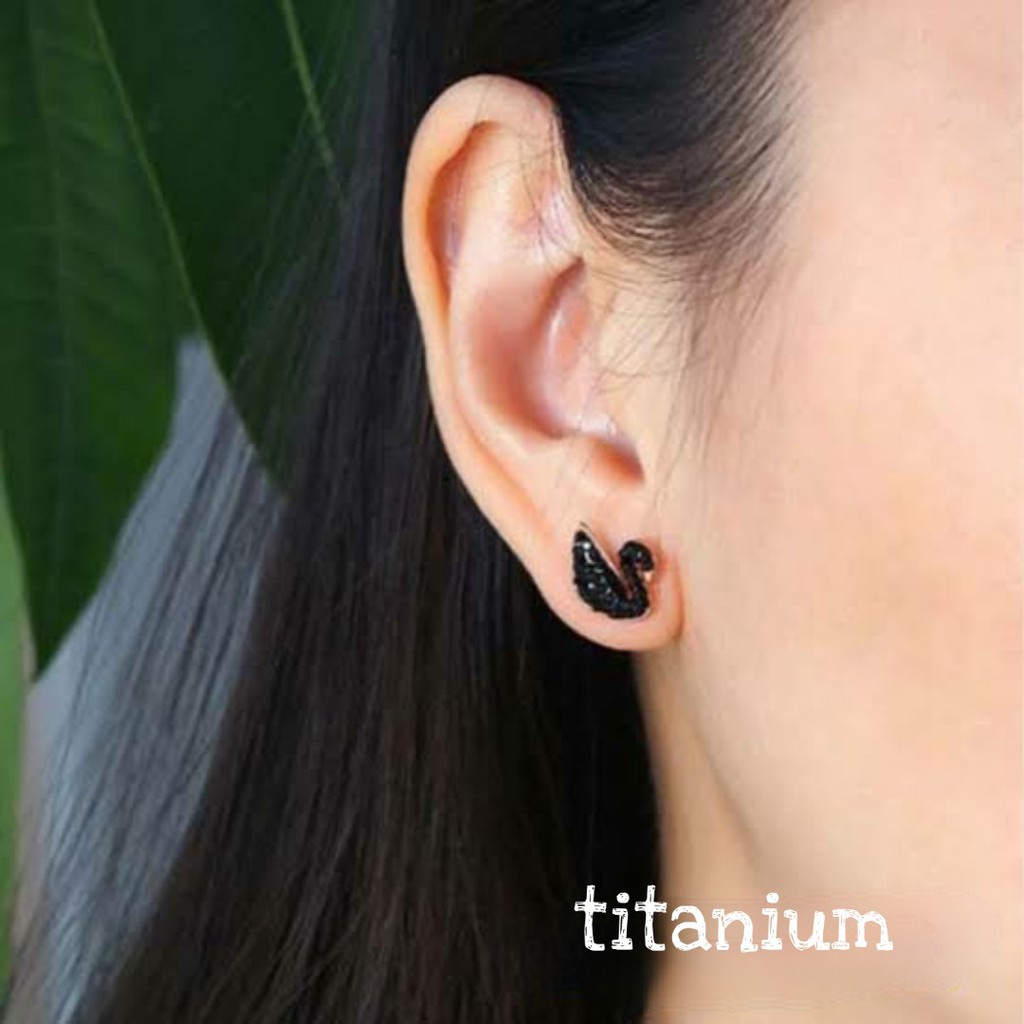 Anting Tusuk Titanium Swan Kristal Altifisial Putih Merah dan Hitam Rose Gold