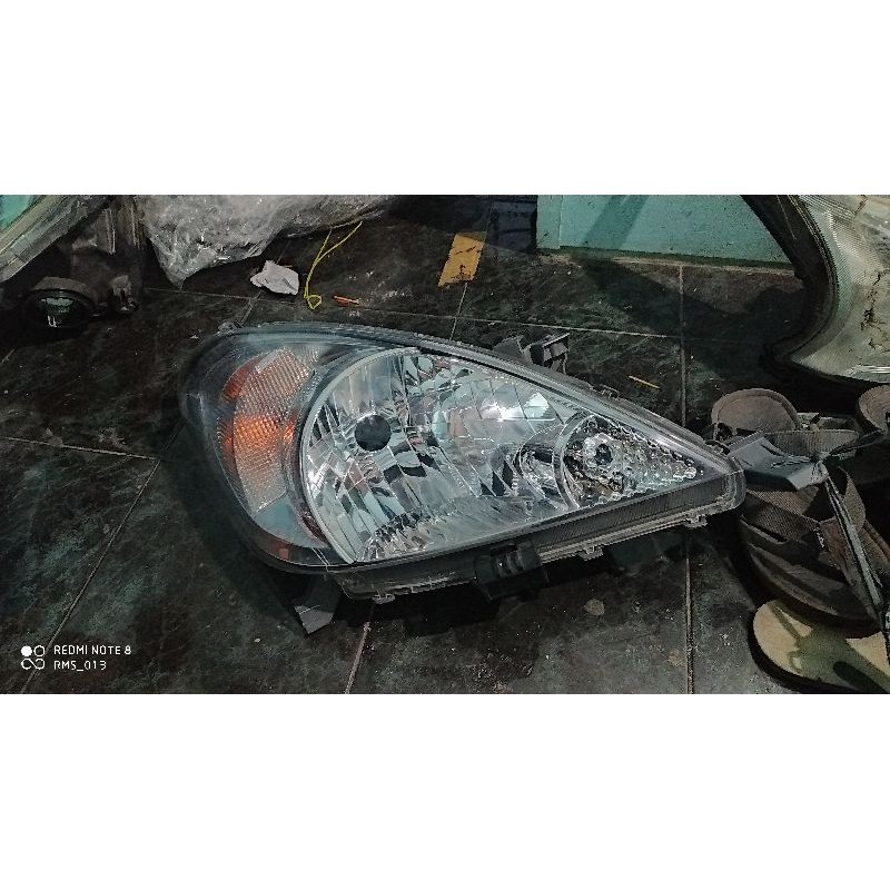 Headlamp Toyota Innova 2010