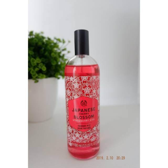 Jual Japanese Cherry Blossom X Strawberry Kiss Body mist Shopee Indonesia