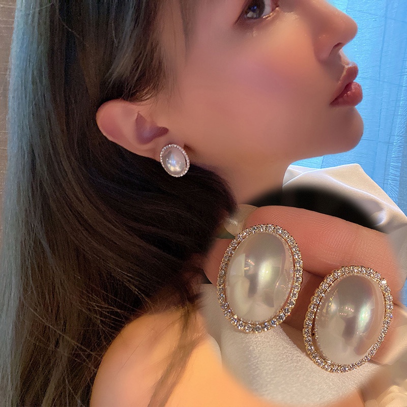 Anting Mutiara Gaya Retro