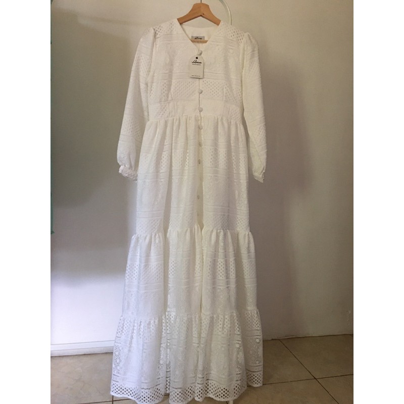 Lavie Dress White by Edmore.id