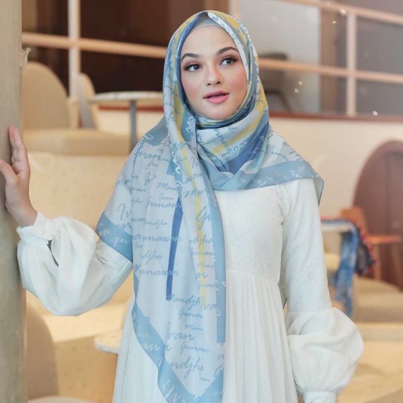Hijab MANDJHA by Ivan Gunawan Happy Day Grey Scarf