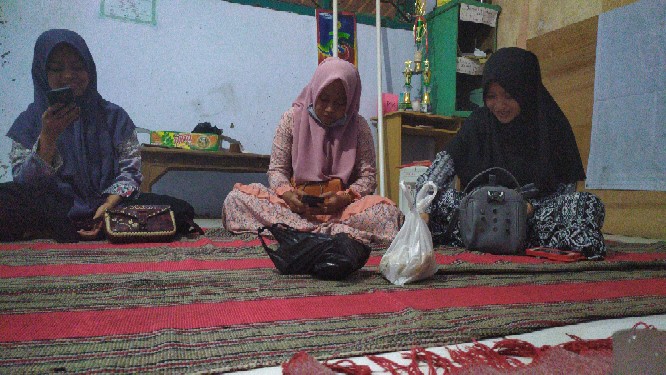 Maura Couple - Sania Ruffle Batik Couple Ori Ndoro Jowi Dnt Garansi Termurah - Seragam Batik Merak