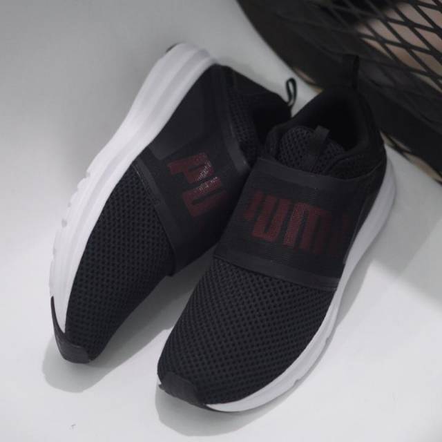 Sepatu running pria Slip on puma enzo mesh black original BNIB