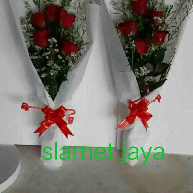 Buket bunga mawar merah asli dari bandung spesial ultah, wisuda dan valentine