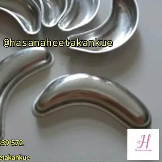 ➱ Cetakan loyang kue pisang banana cake ukuran sedang 12 cm alumunium ❁