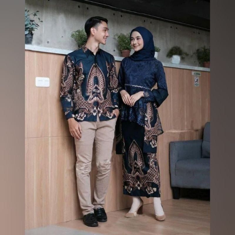 COUPLE KEBAYA BATIK KEKINIAN